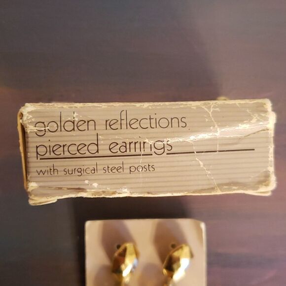 Vintage AVON Golden Reflections Pierced Earrings - Picture 3 of 9